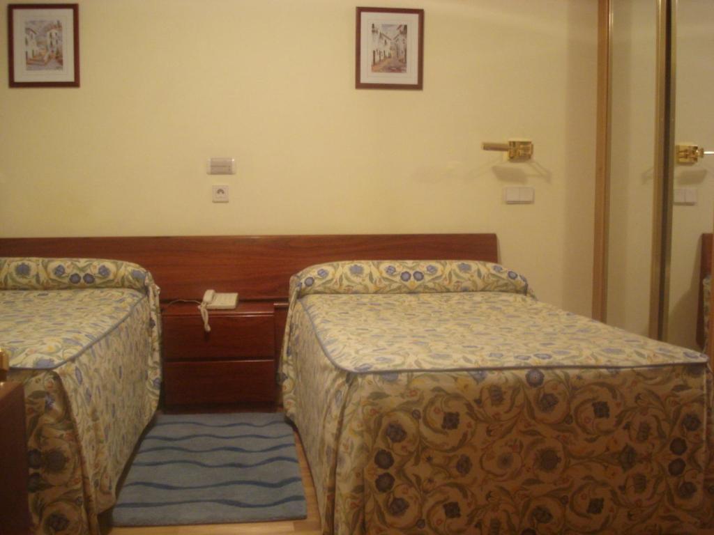 Hotel Isabel Briviesca Habitación foto