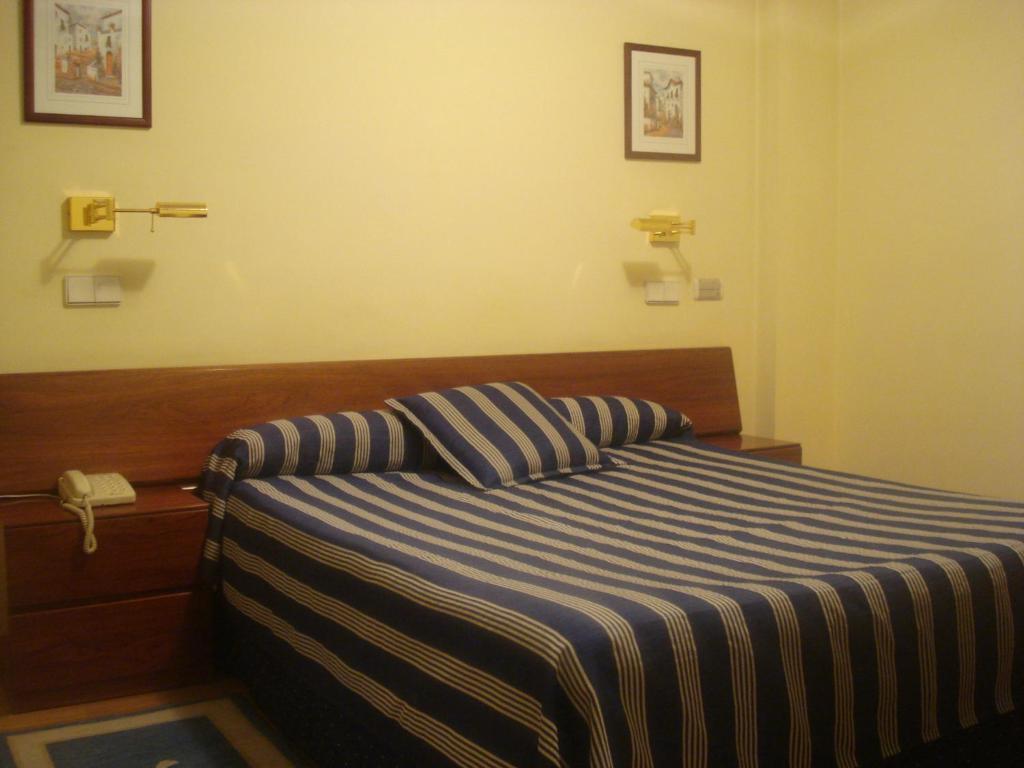 Hotel Isabel Briviesca Habitación foto